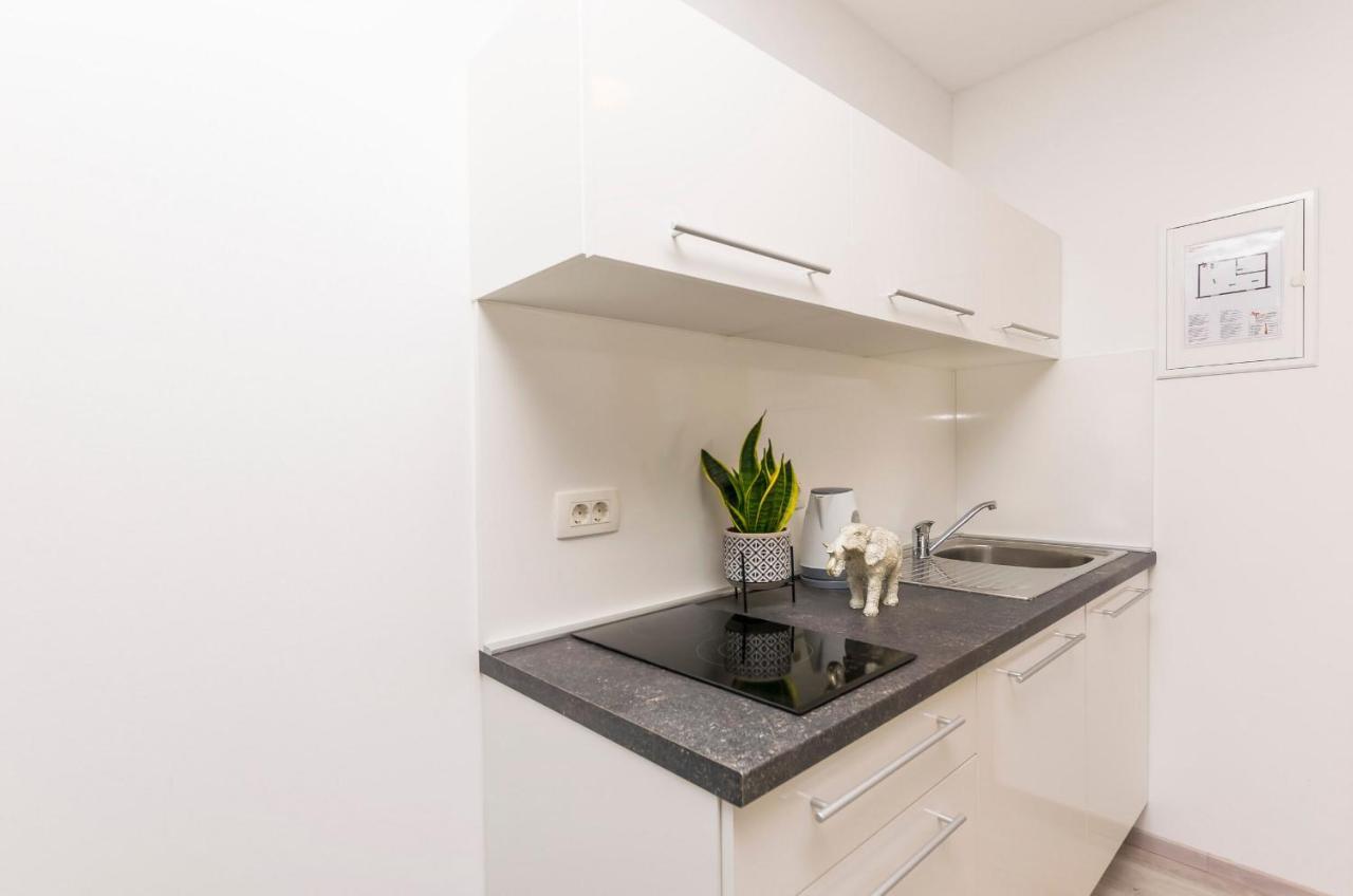 Apartments And Rooms Adriatic Suites Sibenik Bagian luar foto