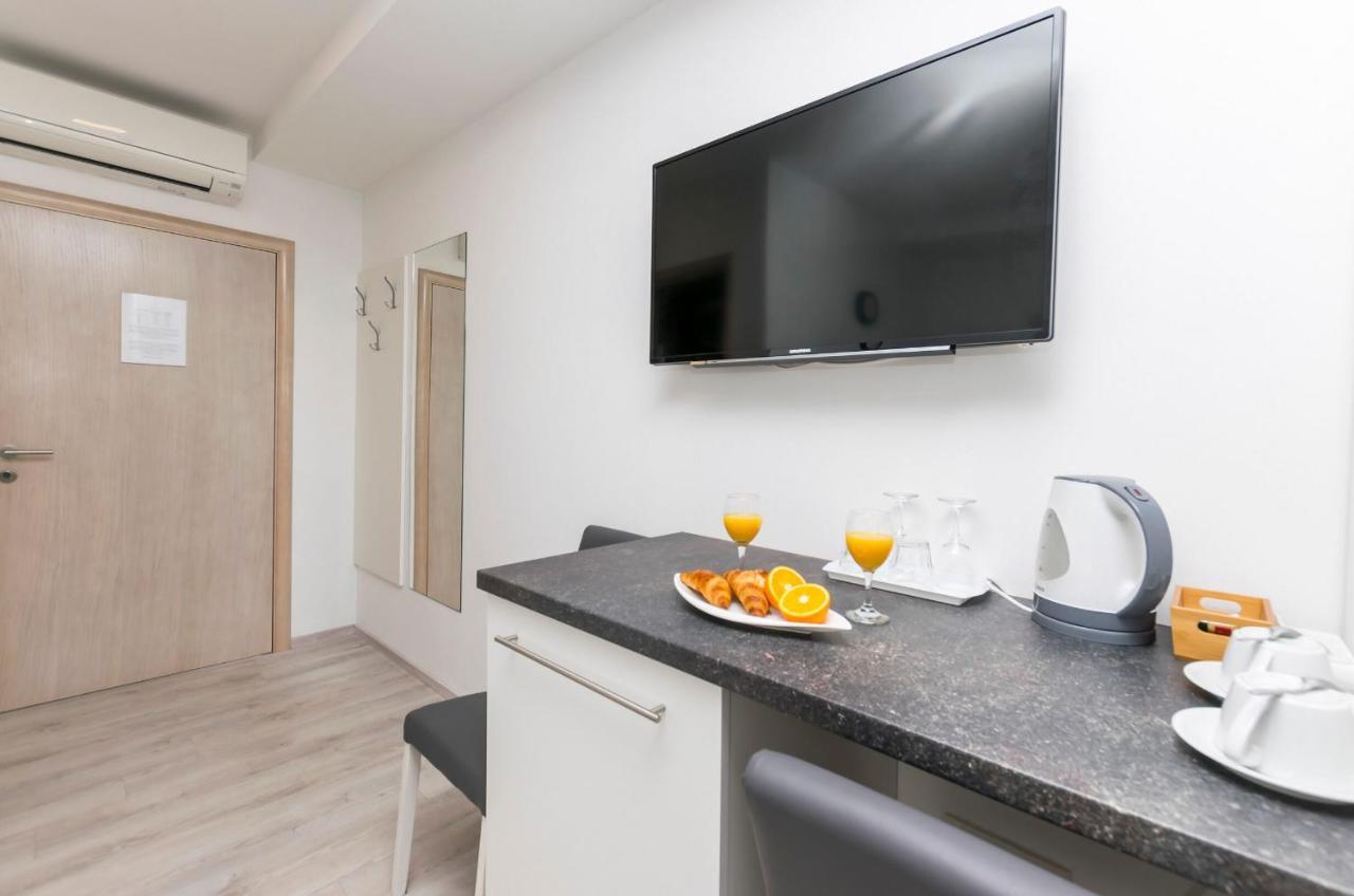 Apartments And Rooms Adriatic Suites Sibenik Bagian luar foto