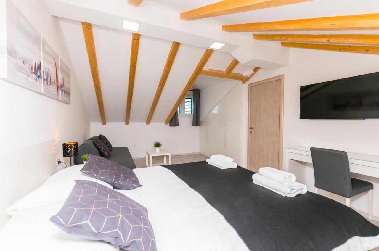 Apartments And Rooms Adriatic Suites Sibenik Bagian luar foto