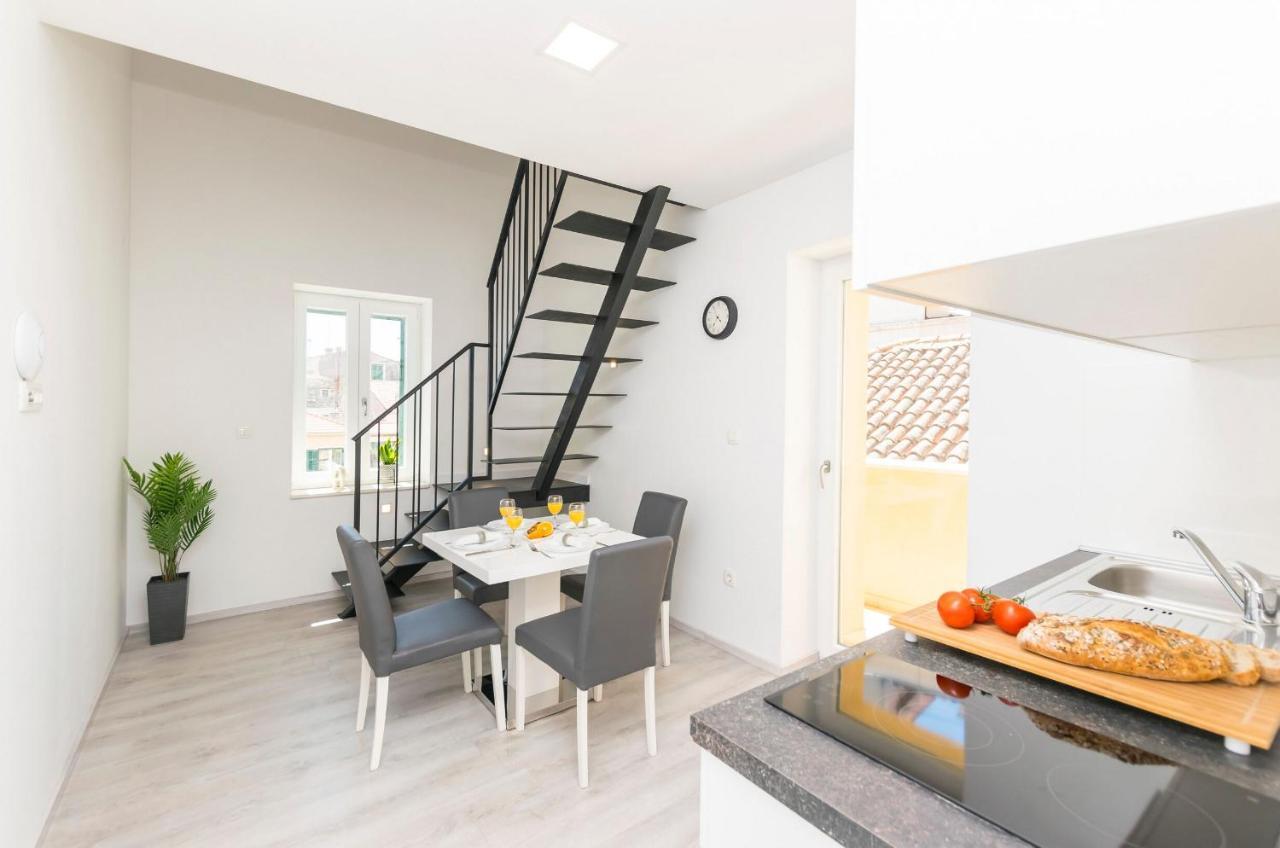 Apartments And Rooms Adriatic Suites Sibenik Bagian luar foto