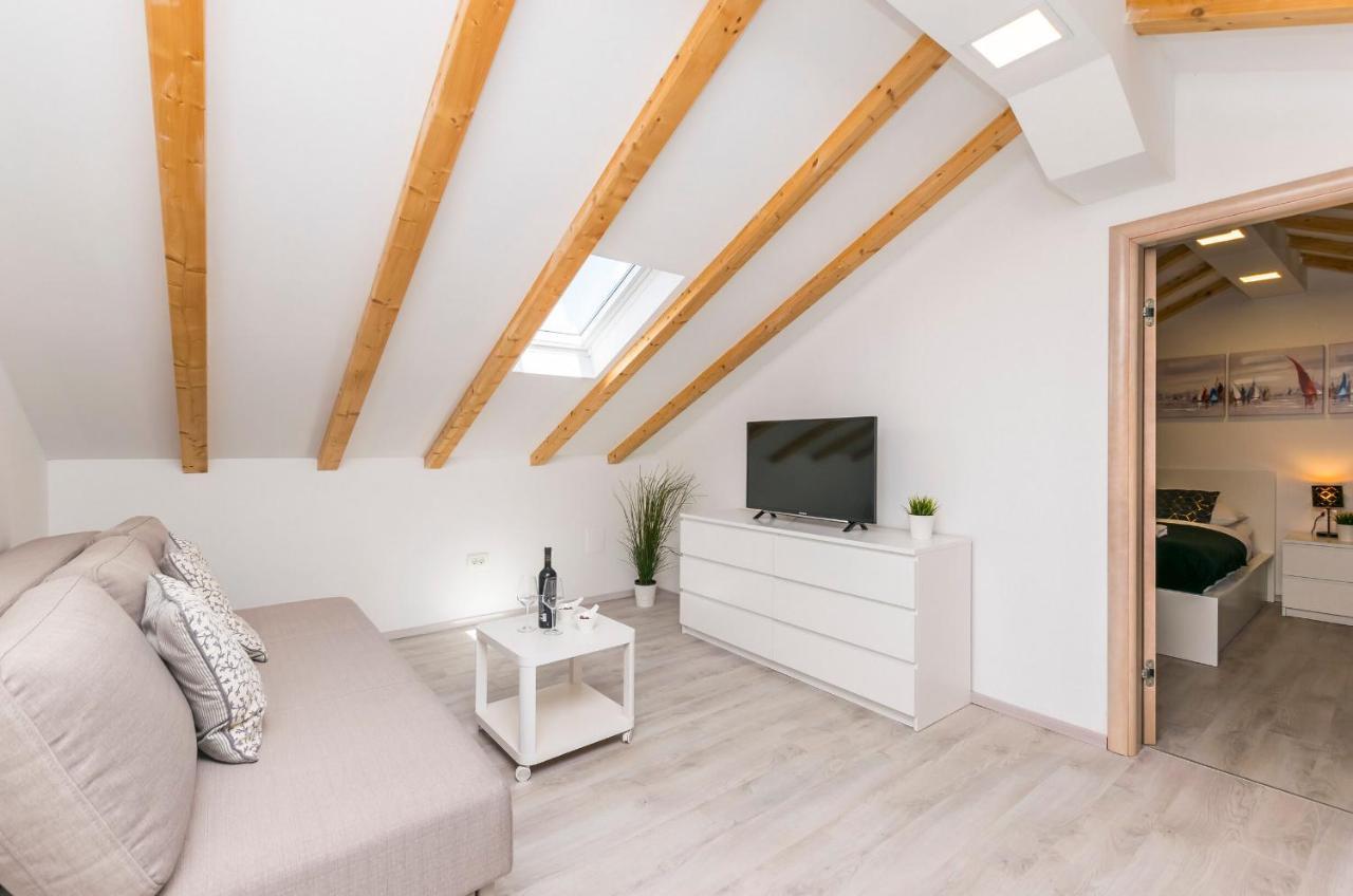 Apartments And Rooms Adriatic Suites Sibenik Bagian luar foto