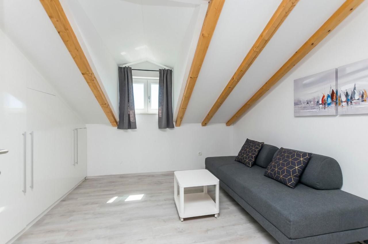 Apartments And Rooms Adriatic Suites Sibenik Bagian luar foto