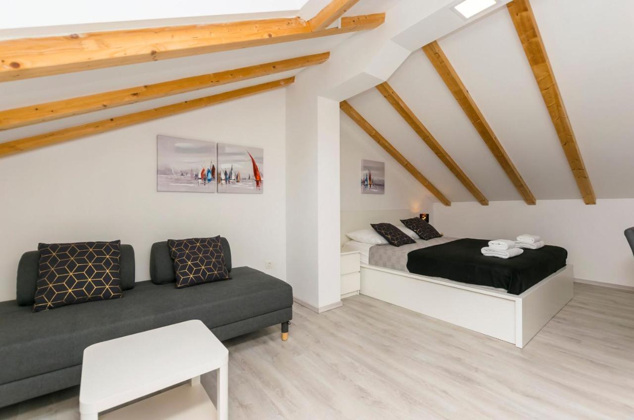 Apartments And Rooms Adriatic Suites Sibenik Bagian luar foto