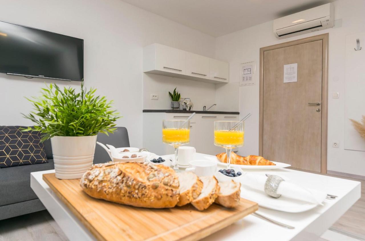 Apartments And Rooms Adriatic Suites Sibenik Bagian luar foto