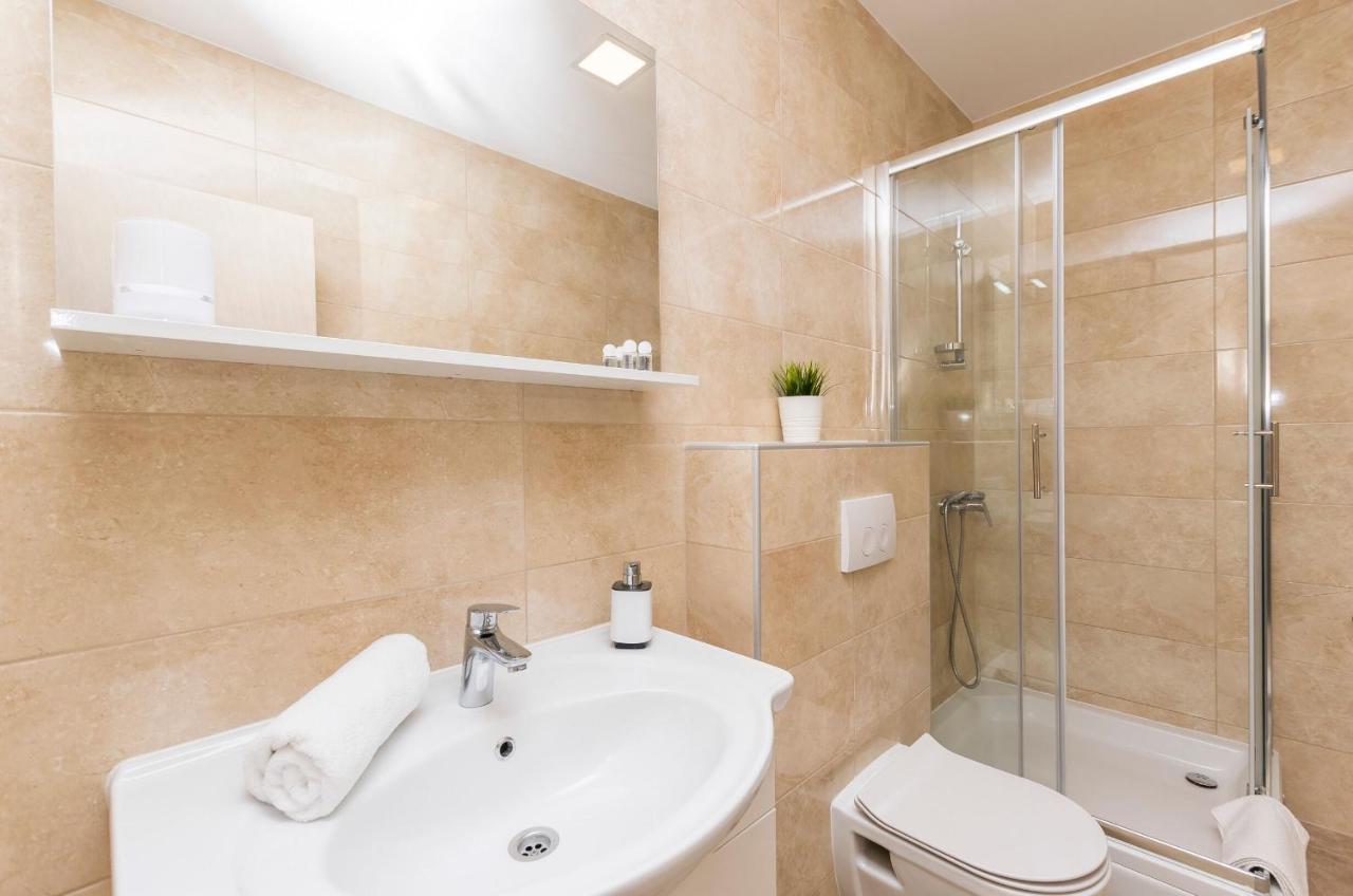 Apartments And Rooms Adriatic Suites Sibenik Bagian luar foto