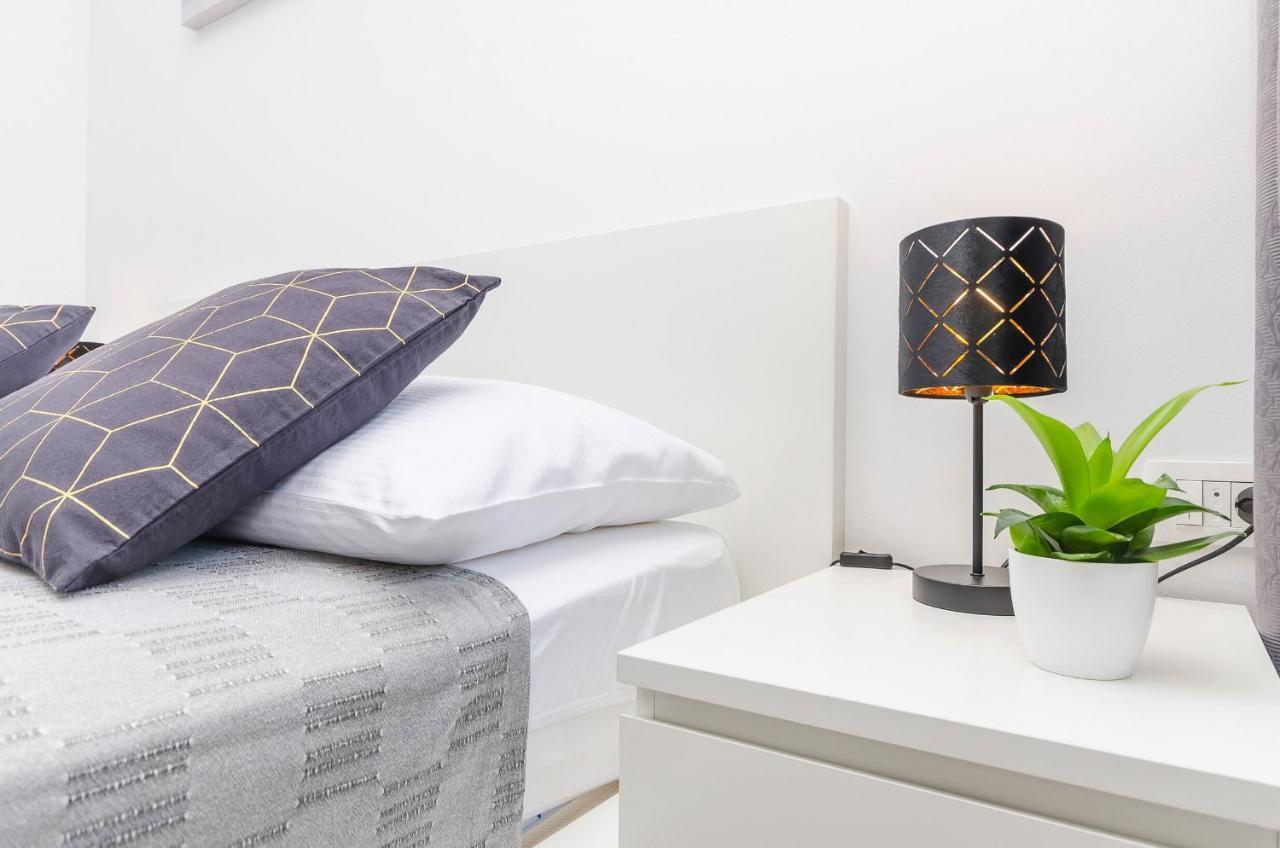 Apartments And Rooms Adriatic Suites Sibenik Bagian luar foto