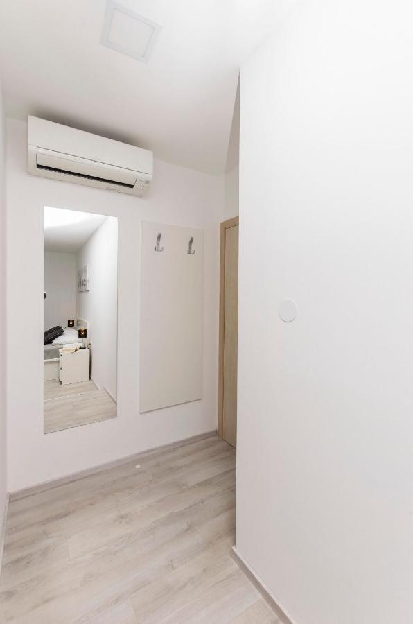 Apartments And Rooms Adriatic Suites Sibenik Bagian luar foto